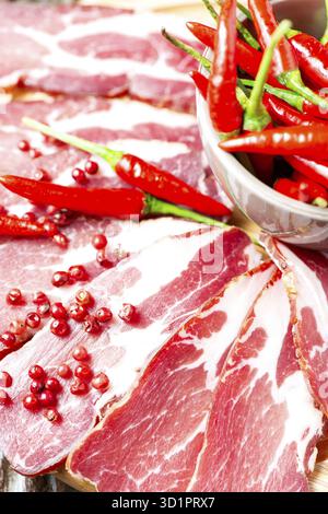 Viande séchée avec chili pepper Banque D'Images