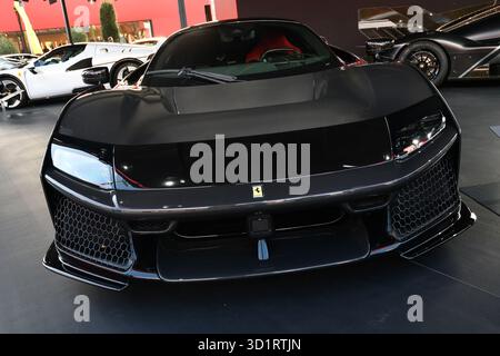 Scarperia, Italie - 24 octobre 2025 : Ferrari F80 exposée lors de la finale mondiale Ferrari 2025 sur le circuit de Mugello en Italie. Banque D'Images