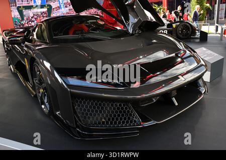 Scarperia, Italie - 24 octobre 2025 : Ferrari F80 exposée lors de la finale mondiale Ferrari 2025 sur le circuit de Mugello en Italie. Banque D'Images