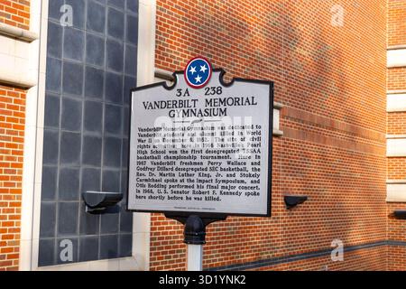 Nashville, TN - 25 octobre 2025 marqueur historique du gymnase commémoratif Vanderbilt Banque D'Images