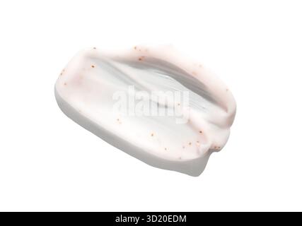 Gommage visage blanc crémeux avec des particules exfoliantes sur fond blanc Banque D'Images