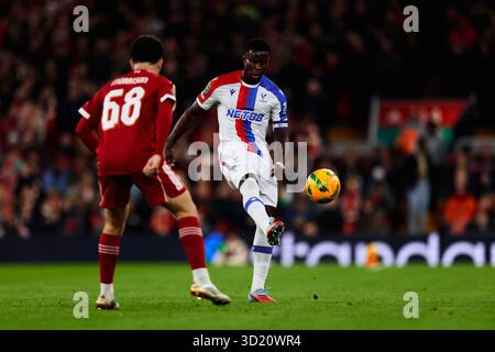 Liverpool, Royaume-Uni. 29 octobre 2025. Marc Guéhi de Crystal Palace en action lors du match du quatrième tour de la Coupe de Carabao entre Liverpool et Crystal Palace à Anfield le 29 octobre 2025 à Liverpool, Angleterre. (Photo de Koby Abbott/Sports Press photo) crédit : SPP Sport Press photo. /Alamy Live News Banque D'Images