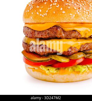 Double cheeseburger juteux avec garnitures fraîches sur fond blanc Banque D'Images