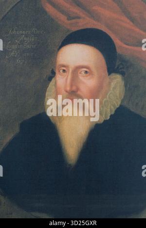 Peinture Renaissance de John Dee conseiller royal de la reine Elizabeth 1 et figure très influente de la cour de la Reine pendant la période de la Renaissance. Banque D'Images