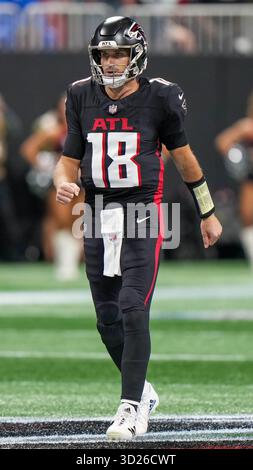 Atlanta, Géorgie, États-Unis. 26 octobre 2025. Le quarterback des Falcons d'Atlanta Kirk cousins (18 ans) sur le terrain lors du match contre les Dolphins de Miami au Mercedes-Benz Stadium. (Crédit image : © Debby Wong/ZUMA Press Wire) USAGE ÉDITORIAL SEULEMENT ! Non destiné à UN USAGE commercial ! Banque D'Images
