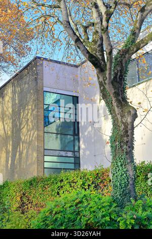 Vue latérale du bâtiment de cricket du comté de Glamorgan (Criced Morgannwg), jardins de Sophia, centre-ville de Cardiff, pays de Galles du Sud, Royaume-Uni. Automne. Prise en octobre 2025 Banque D'Images