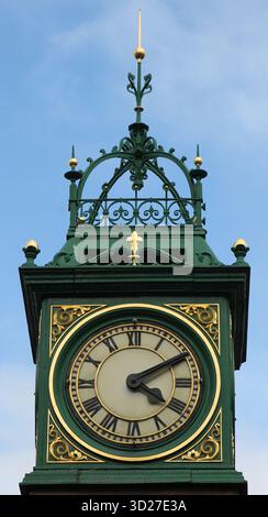 Otley Memorial ou Jubilee Clock, construit en 1887 pour le jubilé d'or de la reine Victoria, la guerre des Boers, les réfugiés belges de la première Guerre mondiale et le jubilé de diamant de la reine Elizabeth II Banque D'Images