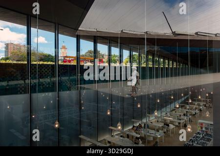 Santa Cruz de Tenerife, Tenerife, Espagne : L'entrée du THÉ - Tenerife Espacio de las Artes Banque D'Images