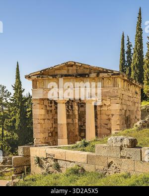 Bâtiment du trésor des Athéniens, sanctuaire de delphes, phocis, grèce, Grèce Banque D'Images