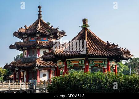 Pagodes de style chinois dans le parc commémoratif de la paix de 228, Taipei, Taiwan Banque D'Images