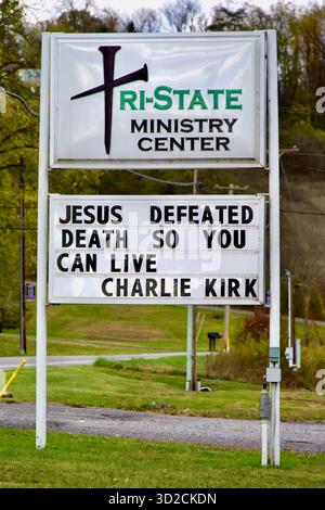 Hyndman, Pennsylvanie, États-Unis - 20 octobre 2025 : un panneau au Tri-State Ministry Center met en lumière une citation du fondateur de Turning point USA Charlie Kirk. Banque D'Images