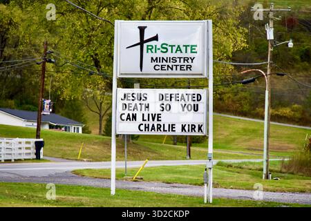 Hyndman, Pennsylvanie, États-Unis - 20 octobre 2025 : un panneau au Tri-State Ministry Center met en lumière une citation du fondateur de Turning point USA Charlie Kirk. Banque D'Images