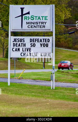 Hyndman, Pennsylvanie, États-Unis - 20 octobre 2025 : un panneau au Tri-State Ministry Center met en lumière une citation du fondateur de Turning point USA Charlie Kirk. Banque D'Images