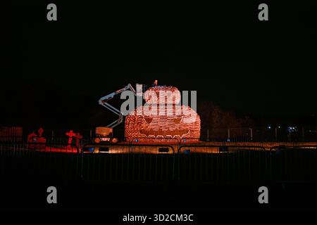 Londres, Royaume-Uni. 31 octobre 2025. Feu de joie au Ally Pally Fireworks & Drone Festival 2025 - Halloween Spooktacular avec spectacle d'animation, foire, nourriture de rue et l'emblématique toile de fond panoramique de la ville à l'Alexandra Palace Park à Londres, en Angleterre. (Photo de 李世惠/Voir Li/Picture Capital) crédit : Voir Li/Picture Capital/Alamy Live News Banque D'Images