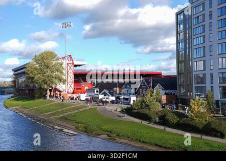 West Bridgford, Royaume-Uni. 01 novembre 2025. Vue générale à l'extérieur du stade pendant le match de Nottingham Forest contre Manchester United premier League au City Ground, West Bridgford, Angleterre le 1er novembre 2025 crédit : Eleanor Hoad/Every second Media crédit : Every second Media/Alamy Live News Banque D'Images