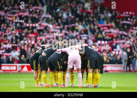 West Bridgford, Royaume-Uni. 01 novembre 2025. United Huddle pendant le match de Nottingham Forest contre Manchester United premier League au City Ground, West Bridgford, Angleterre le 1er novembre 2025 crédit : Phil Duncan/Every second Media crédit : Every second Media/Alamy Live News Banque D'Images