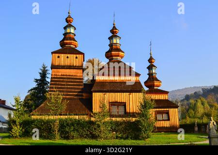 Église grecque-catholique de Cosmas et Damian au Krempna, Parc National de Magurski, Pologne Banque D'Images