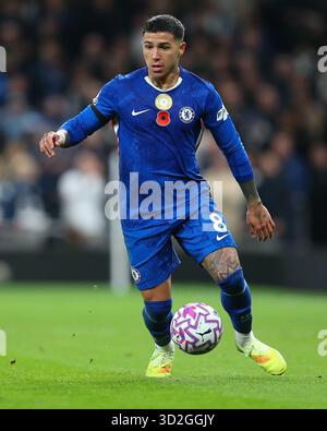 Londres, Royaume-Uni. 01 novembre 2025. Londres, Angleterre, 01 novembre 2025 : Enzo Fernandez (8 Chelsea) lors du match de premier League entre Tottenham Hotspur et Chelsea au Tottenham Hotspur Stadium à Londres, Angleterre. (Photo de Jay Patel/Sports Press photo/SPP) crédit : SPP Sport Press photo. /Alamy Live News Banque D'Images