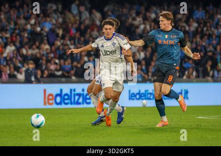 Naples, Campanie, ITALIE. 1er novembre 2025. Lors du match de football italien Serie A 2025/26 entre la SSC Napoli et le FC Como le 1er novembre 2025, au stade Diego Armando Maradona de Naples.photo : (crédit image : © Fabio Sasso/ZUMA Press Wire) USAGE ÉDITORIAL SEULEMENT ! Non destiné à UN USAGE commercial ! Banque D'Images
