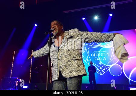 16. Gala de charité de rires Sidney Youngblood singt live zur 16. Gala de charité des coeurs rigolais im JM Marriott Hotel à Berlin AM 01.11.2025 *** 16 Gala de charité des coeurs rigolais Sidney Youngblood chante en direct au 16 Gala de charité des coeurs rigolais au JM Marriott Hotel à Berlin le 01 11 2025 Photopress Mueller Banque D'Images