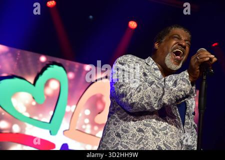 16. Gala de charité de rires Sidney Youngblood singt live zur 16. Gala de charité des coeurs rigolais im JM Marriott Hotel à Berlin AM 01.11.2025 *** 16 Gala de charité des coeurs rigolais Sidney Youngblood chante en direct au 16 Gala de charité des coeurs rigolais au JM Marriott Hotel à Berlin le 01 11 2025 Photopress Mueller Banque D'Images