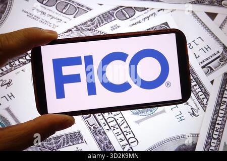 Pologne. 28 septembre 2025. Dans cette illustration photo, le logo de la société FICO est affiché sur l'écran d'un smartphone. (Photo de Piotr SWAT/SOPA images/SIPA USA) *** strictement à des fins éditoriales *** crédit : SIPA USA/Alamy Live News Banque D'Images