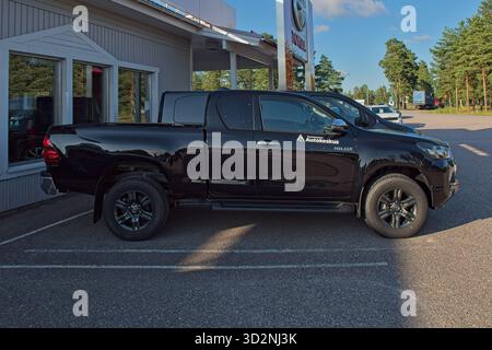 Horsbäck, Raasepori, Finlande - 2 août. 2025 : Toyota Hilux VIII 2,8 TD 4WD (2025) garé. Banque D'Images