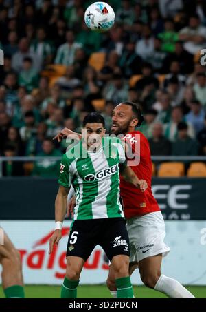 Espagnol la Liga EA Sports match de football Betis vs Mallorca au stade la Cartuja à Séville, Espagne. 02 novembre 2025. SEVILLA 02/11/2025 JORNADA 11 LIGA EA SPORTS 900/cordon Press Credit : CORDON PRESS/Alamy Live News Banque D'Images