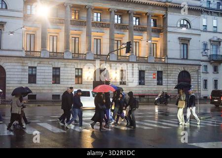 Milan, Italie. 2 novembre 2025. Milan (Italie), 02/11/2025 - temps/temps pluvieux - le temps a été principalement pluvieux et un peu plus frais à Milan dans l'après-midi du dimanche 2 novembre 2025. (Foto : Edson de Souza/Thenews2/Zumapress) (crédit image : © Edson Teodoro de Souza/TheNEWS2 via ZUMA Press Wire) USAGE ÉDITORIAL SEULEMENT ! Non destiné à UN USAGE commercial ! Banque D'Images