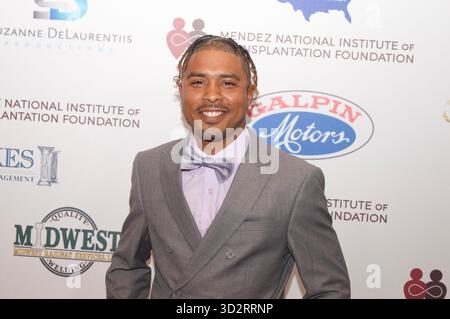 Young Retro assiste au gala des Fêtes de la MNITF au Beverly Wilshire, Un hôtel four Seasons, le 2 novembre 2025 à Beverly Hills, CA. Banque D'Images