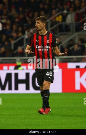 Milan, Italie, 03 novembre 2025. Matteo Gabbia en action lors du match de Serie A entre l'AC Milan et L'AS Roma au stade Giuseppe Meazza de Milan, Italie crédit : Mairo Cinquetti/Alamy Live News Banque D'Images