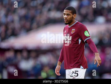 Londres, Royaume-Uni. 2 novembre 2025. Jean-clair Todibo de West Ham lors du match de West Ham United vs Newcastle United premier League au London Stadium. Le crédit photo devrait se lire comme suit : David Klein/Sportimage crédit : Sportimage Ltd/Alamy Live News Banque D'Images