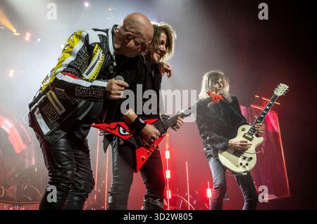 Michael Kiske, Kai Hansen und Michael Weikath von Helloween live BEI einem Konzert ihrer 40 Years Anniversary Tour in der Barclays Arena. Hambourg, 01.11.2025 Banque D'Images
