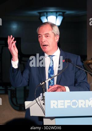 Banking Hall, 14 Cornhill, Londres, Royaume-Uni. 3rd Nov 2025. Conférence de presse du Parti réformiste au Royaume-Uni, L'économie. Nigel Farage. Credit : Matthew Chattle/Alamy Live News Banque D'Images