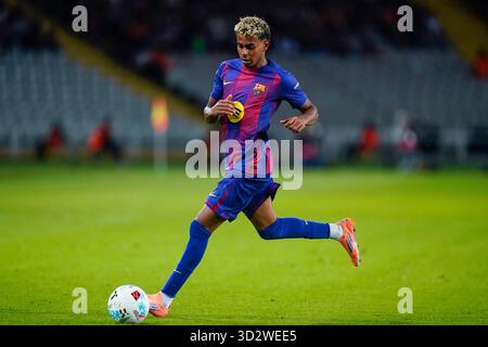 Barcelone, Espagne. 02 novembre 2025. Lamine Yamal du FC Barcelone lors du match la Liga EA Sports entre le FC Barcelone et l'Elche CF a joué au stade Lluis Companys le 2 novembre 2025 à Barcelone, en Espagne. (Photo de Sergio Ruiz/PRESSIN) crédit : AGENCE SPORTIVE PRESSINPHOTO/Alamy Live News Banque D'Images