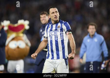 Mikel Oyarzabal de la Real Sociedad célèbre le match de football espagnol LaLiga entre la Real Sociedad et l'Athletic Club le 1er novembre 2025 à Anoeta à Saint-Sébastien, en Espagne Banque D'Images