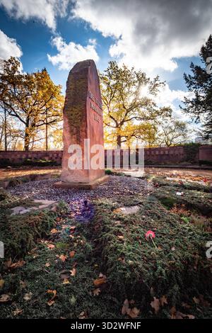 Berlin Lichtenberg OT Friedrichsfelde Friedhof, Zentralfriedhof, Gedenkstätte der Sozialisten : - 03.11.2025 Berlin Lichtenberg *** Berlin Lichtenberg OT cimetière Friedrichsfelde, cimetière central, Mémorial socialiste 03 11 2025 Berlin Lichtenberg Banque D'Images