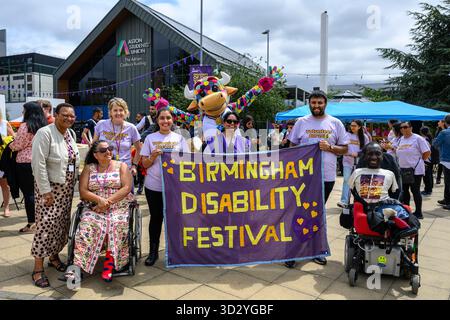 Birmingham Disability Festival pour une journée de célébration, d'autonomisation et de communauté - Aston University - samedi 5 juillet 2025 Banque D'Images