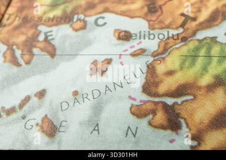 Vue rapprochée d'une carte centrée sur la Grèce, probablement partie d'une carte européenne ou méditerranéenne plus grande terrain probablement montagneux, collines, vallées basées sur Banque D'Images