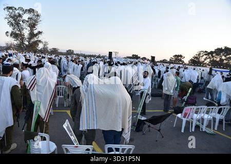 Lieu du parti Nova le 13 octobre 2025 sur le site de l'attaque et du meurtre de masse de civils israéliens, de Juifs célébrant la Fête des Tabernacles, et priant pour le retour du dernier des otages survivants qui avaient été détenus par le Hamas pendant deux ans Banque D'Images