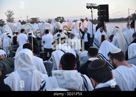 Lieu du parti Nova le 13 octobre 2025 sur le site de l'attaque et du meurtre de masse de civils israéliens, de Juifs célébrant la Fête des Tabernacles, et priant pour le retour du dernier des otages survivants qui avaient été détenus par le Hamas pendant deux ans Banque D'Images