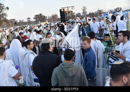 Lieu du parti Nova le 13 octobre 2025 sur le site de l'attaque et du meurtre de masse de civils israéliens, de Juifs célébrant la Fête des Tabernacles, et priant pour le retour du dernier des otages survivants qui avaient été détenus par le Hamas pendant deux ans Banque D'Images