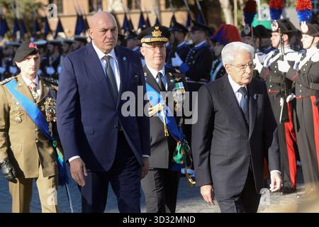 Italie, Rome, 4 novembre 2025 : Journée des forces armées, cérémonie à l'autel de la patrie, sur la photo (R) le président Sergio Mattarella et (l) Guido Crosetto, ministre de la Défense photo © Stefano Carofei/Sintesi/Alamy Live News Banque D'Images