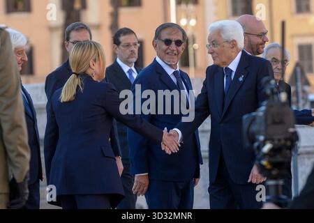Italie, Rome, 4 novembre 2025 : Journée des forces armées, cérémonie à l'autel de la patrie, sur la photo (R) le président Sergio Mattarella, la première ministre Giorgia Meloni et (l) Ignazio la Russa, président du Sénat photo © Stefano Carofei/Sintesi/Alamy Live News Banque D'Images