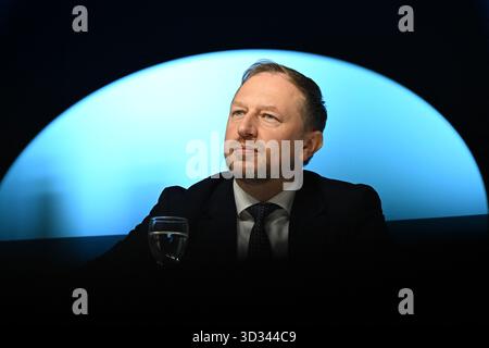 Villepinte, France. 04th Nov, 2025. Wojciech Wrochna, Ministère de l'industrie à l'exposition mondiale du nucléaire au Parc des expositions de Villepinte le 4 novembre 2025. Photo de Tomas Stevens/ABACAPRESS.COM crédit : Abaca Press/Alamy Live News Banque D'Images
