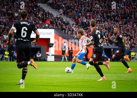 Antoine Griezmann de l'Atlético de Madrid en action lors du match LaLiga EA Sports entre l'Atlético de Madrid et le Sevilla FC Banque D'Images