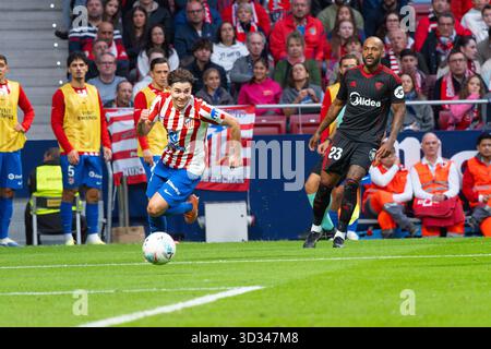 Julián Álvarez de l'Atlético de Madrid en action lors du match LaLiga EA Sports entre l'Atlético de Madrid et Sevilla FC au Metropolitano Banque D'Images