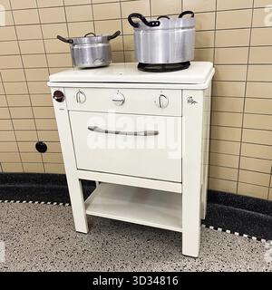 Den Helder, pays-Bas. 9 décembre 2024. Un vieux poêle des années 1950 Banque D'Images