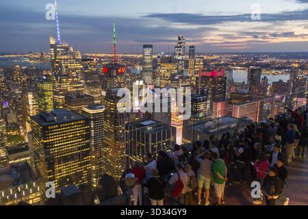New york, États-Unis - 17 mai 2019 : vue aérienne de la ville de New York la nuit, Manhattan, États-Unis Banque D'Images