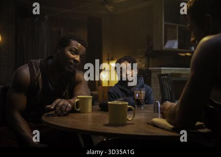 The Running Man est un thriller d'action dystopique coproduit et réalisé par Edgar Wright, qui a co-écrit le scénario avec Michael Bacall. Il est basé sur le roman de 1982 de Stephen King (sous son pseudonyme Richard Bachman). Il s'agit de la deuxième adaptation du roman, après le film de 1987. La distribution comprend Glen Powell, William H. Macy, Lee Pace, Michael Cera, Emilia Jones, Daniel Ezra, Jayme Lawson, Colman Domingo et Josh Brolin. Banque D'Images